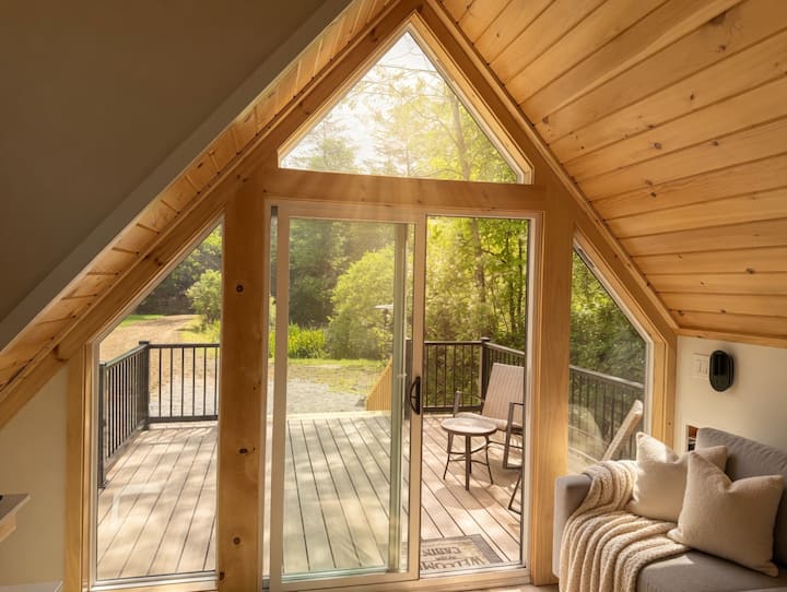 Cozy Tinyhouse | Private Waterfront Near Asheville - Weaverville, NC