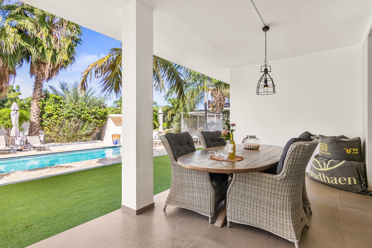 Spacious Private Apartment with Pool 2-4p | #5 - Apartments for