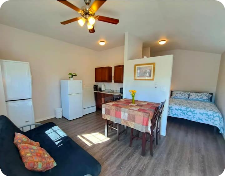 Stylish Studioapt In-suite W&d. Stays30+days Only! - Nebraska