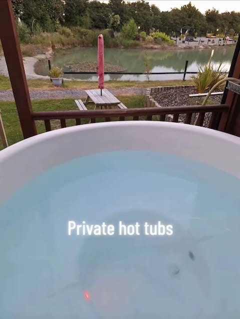 Pond Beach Resort Laois 2ppl Maple-Hot Tub