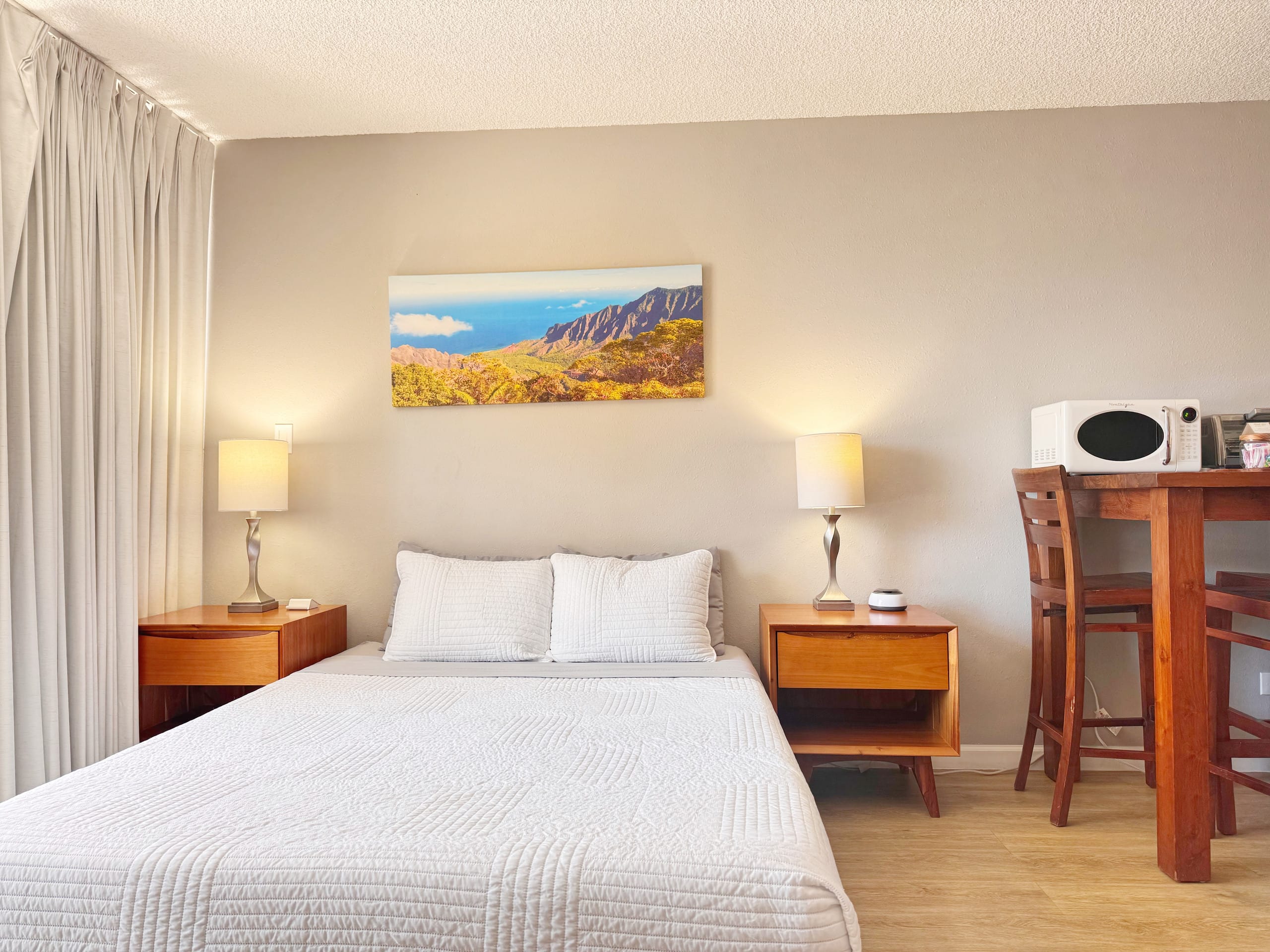 Condo in Honolulu · ★4.81 · Studio · 2 beds · 1 private bath - Image 5