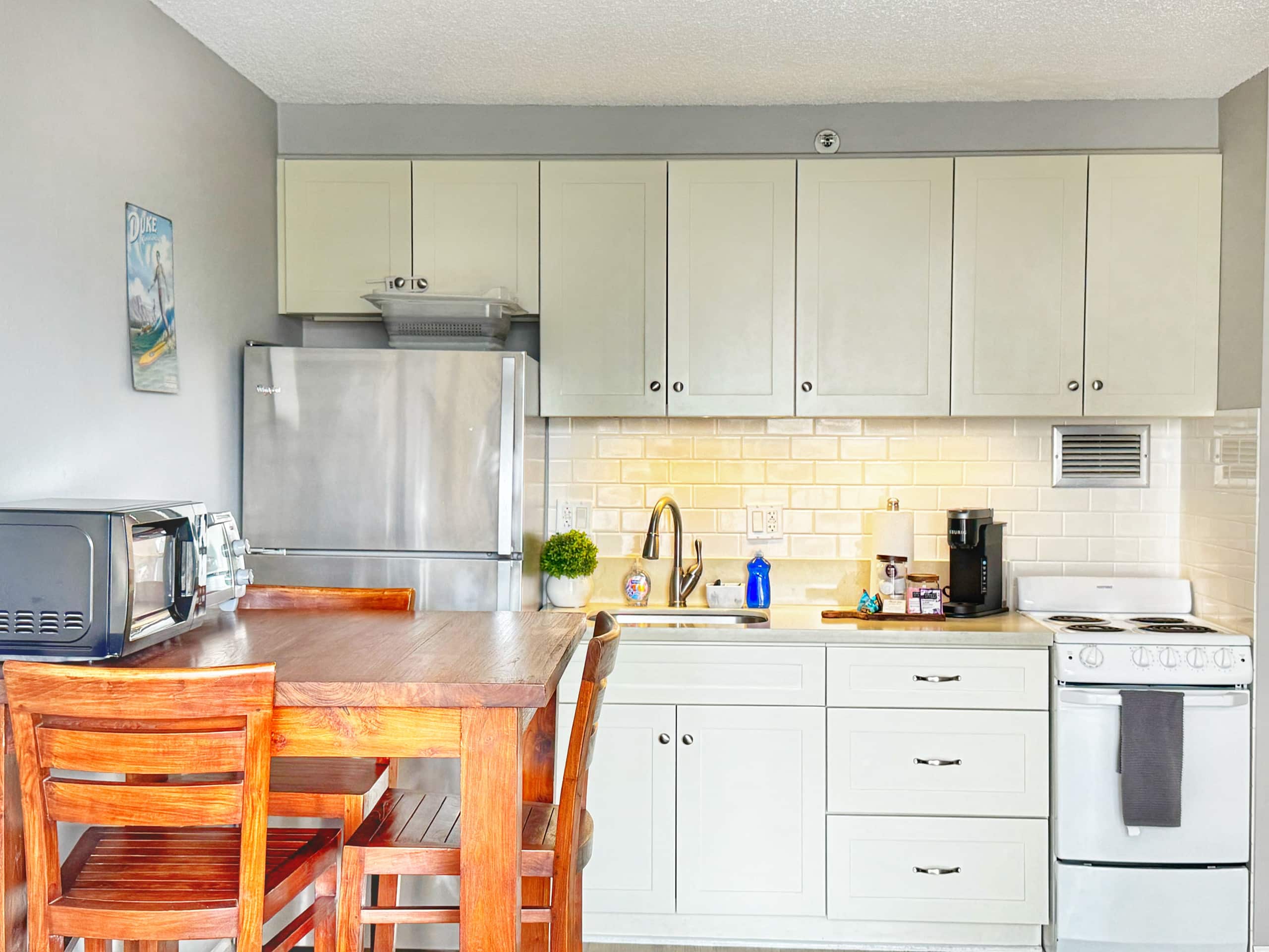 Condo in Honolulu · ★4.81 · Studio · 2 beds · 1 private bath - Image 7