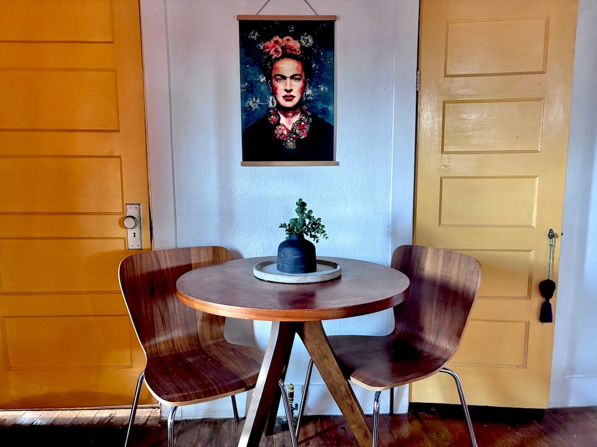 Frida House | Walk to Food + Coffee | Free Bikes