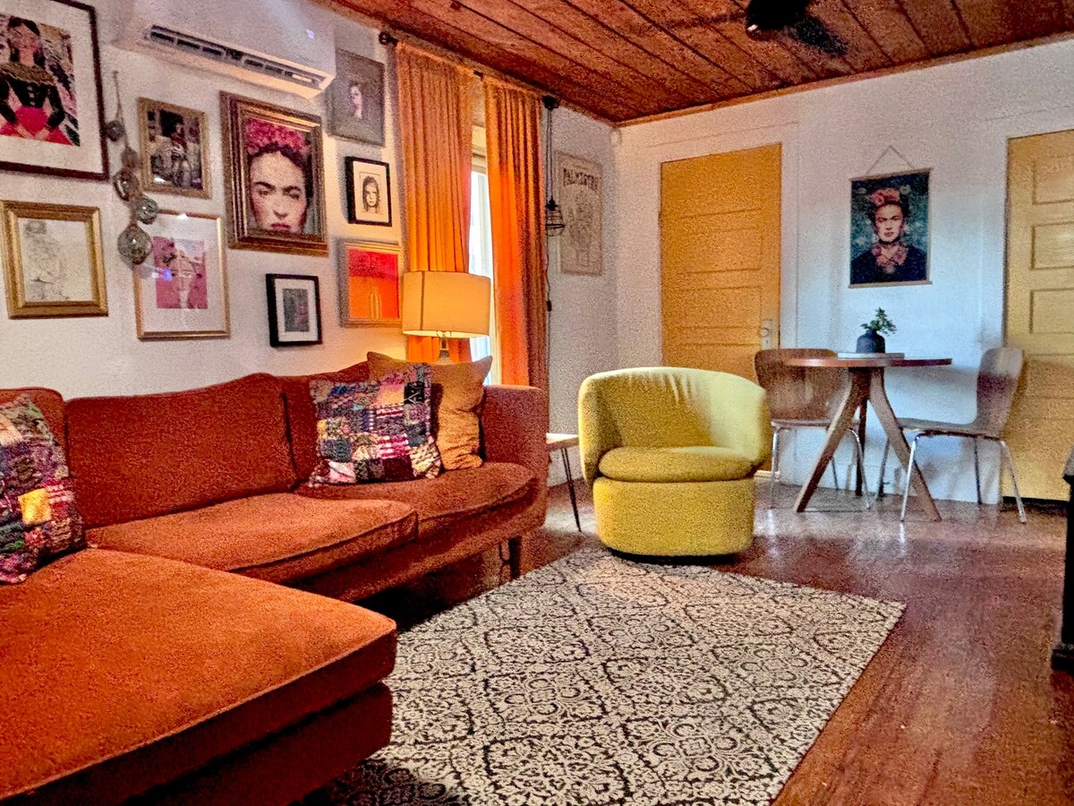 Frida House | Walk to Food + Coffee | Free Bikes