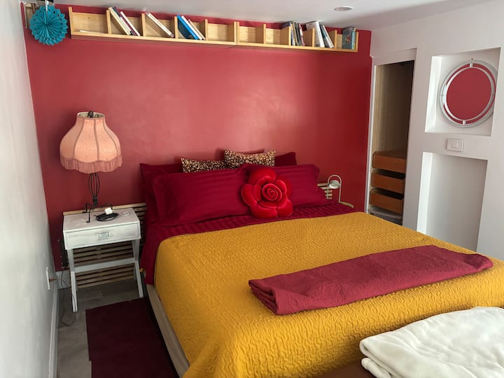 Queen bed