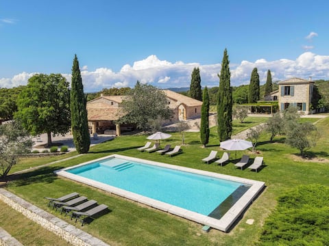 The Sheepfold of Aix-en-Provence
