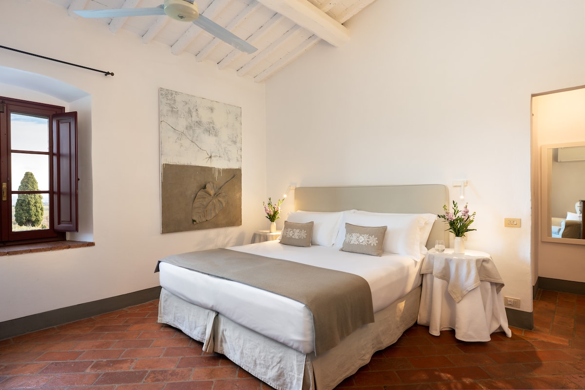 Ця спальня може бути двомісною або з двома односпальними ліжками