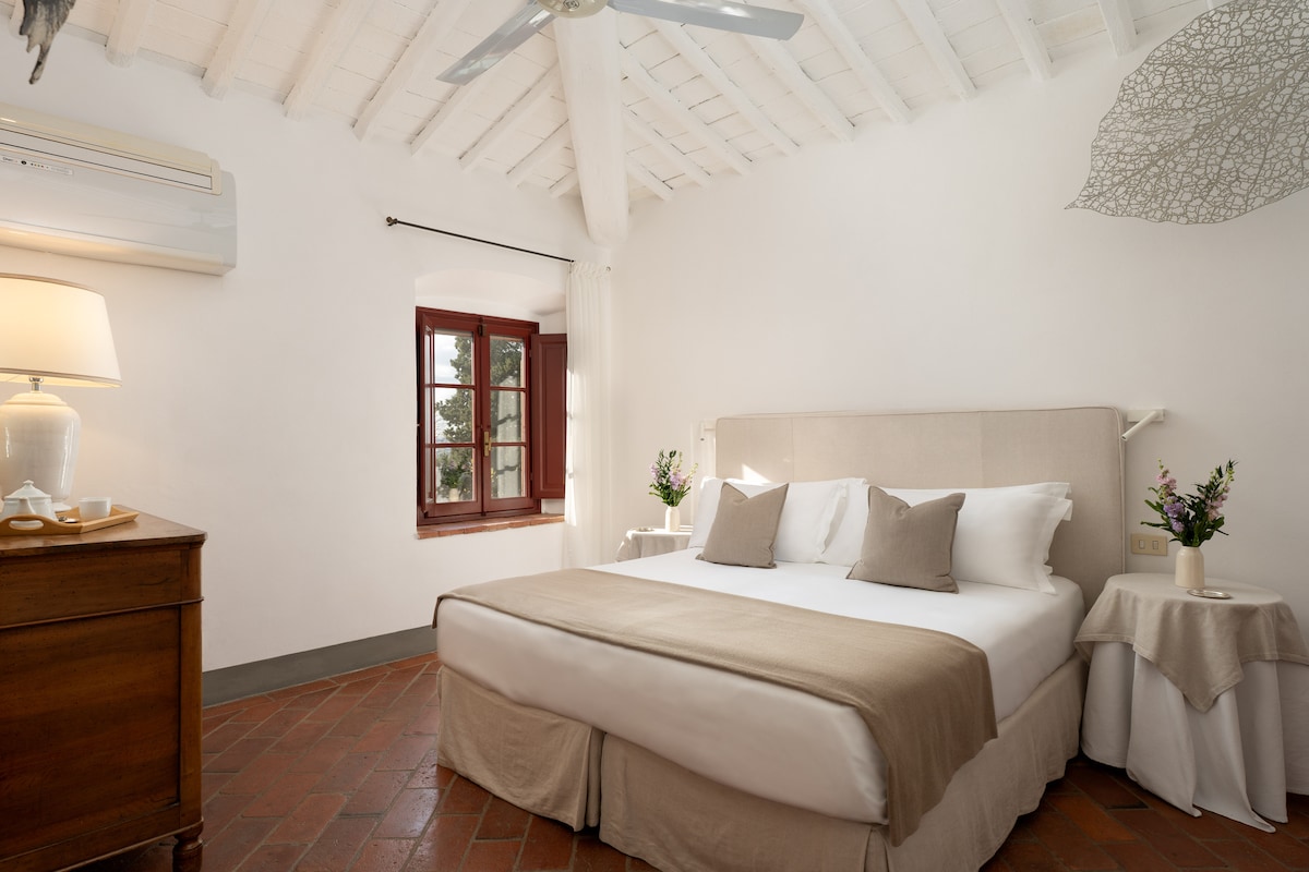 Ця спальня може бути двомісною або з двома односпальними ліжками