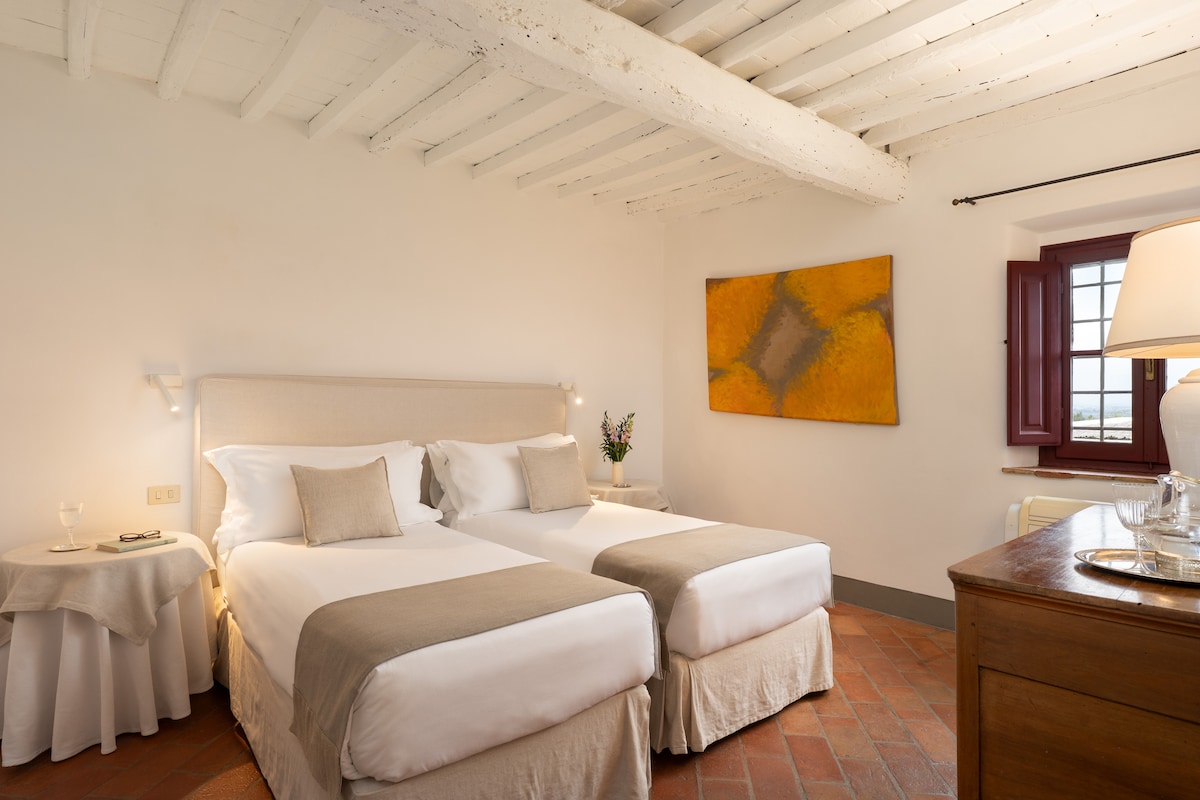 Це ліжко може бути односпальним або двоспальним