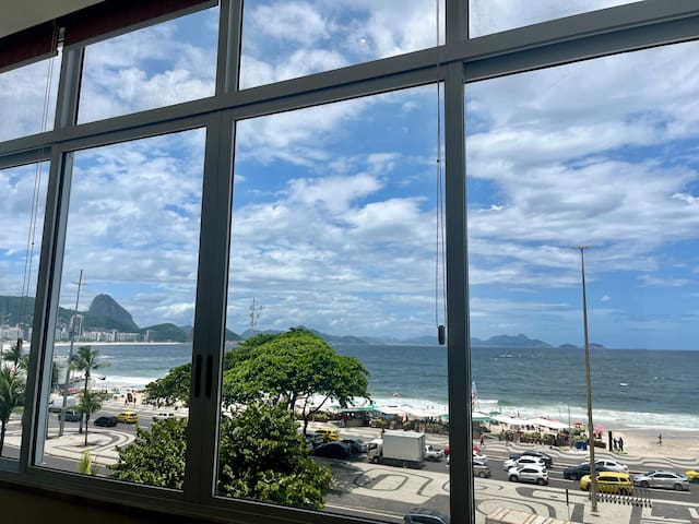 AMAZING BEACH FRONT IN COPACABANA gallery image 3