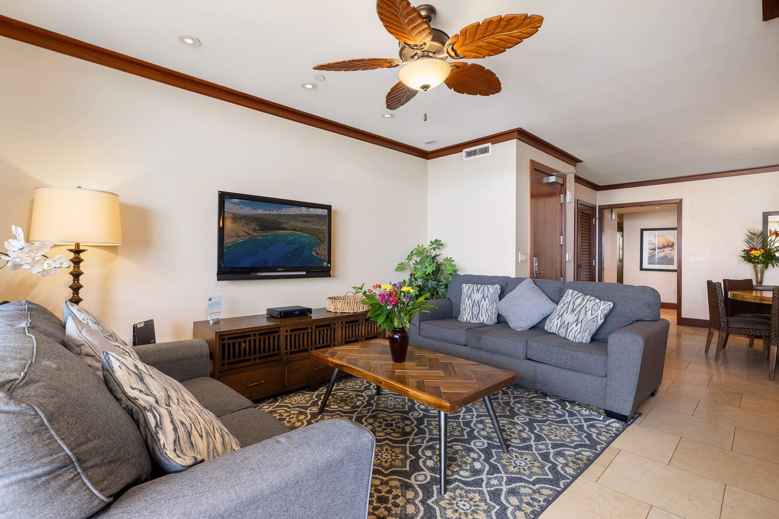 Villa in Honolulu County · ★4.88 · 2 bedrooms · 4 beds · 2 private baths - Image 5