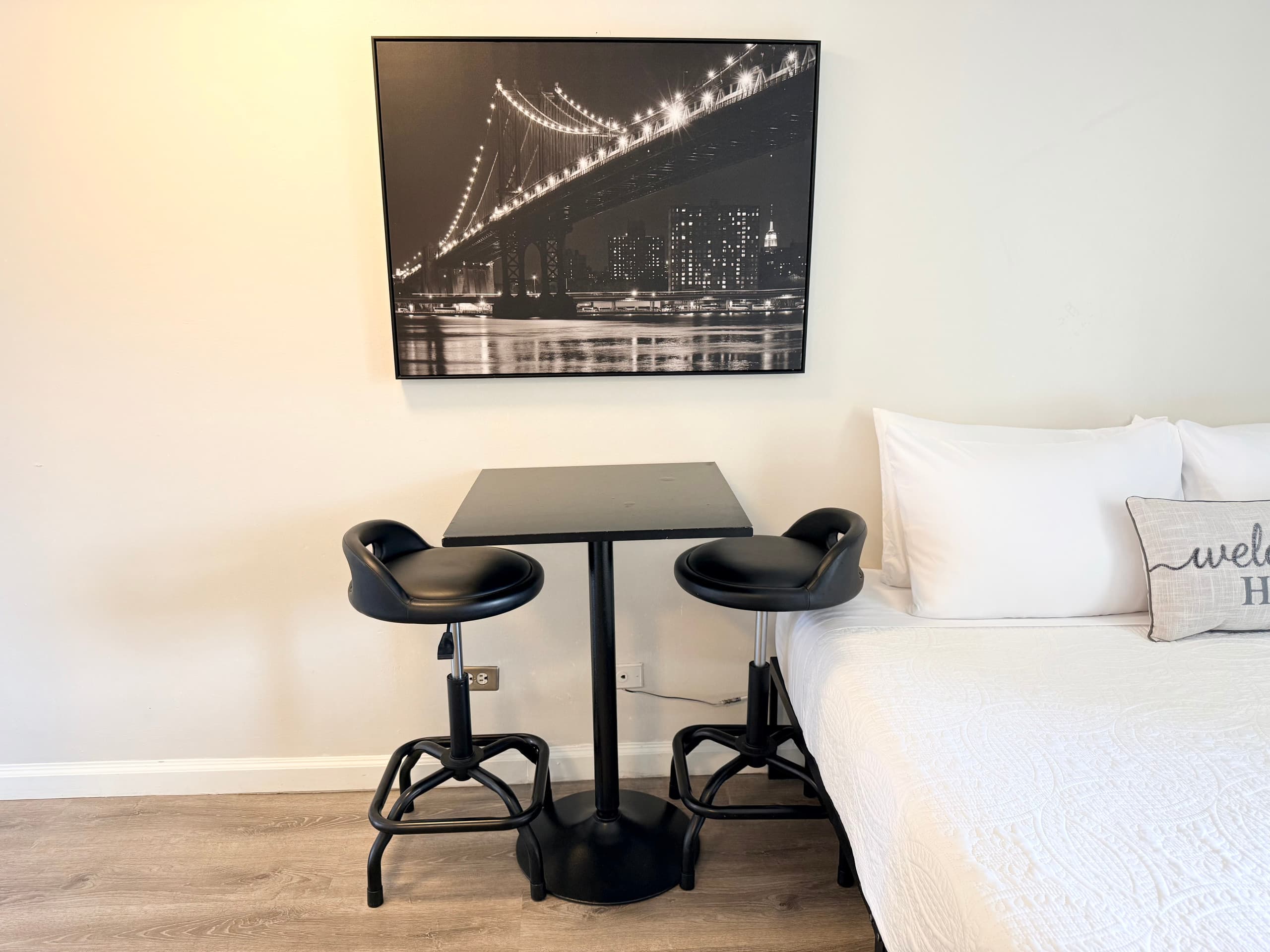 Condo in Honolulu · ★4.57 · Studio · 1 bed · 1 private bath - Image 5
