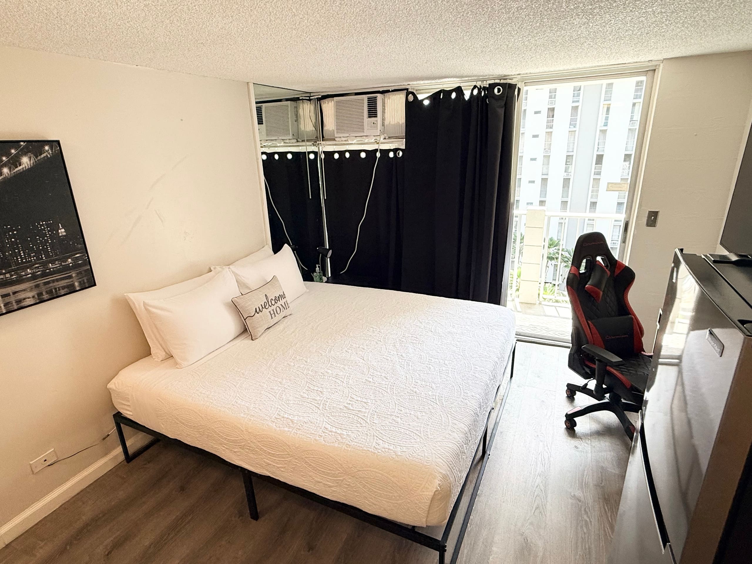 Condo in Honolulu · ★4.57 · Studio · 1 bed · 1 private bath - Image 10
