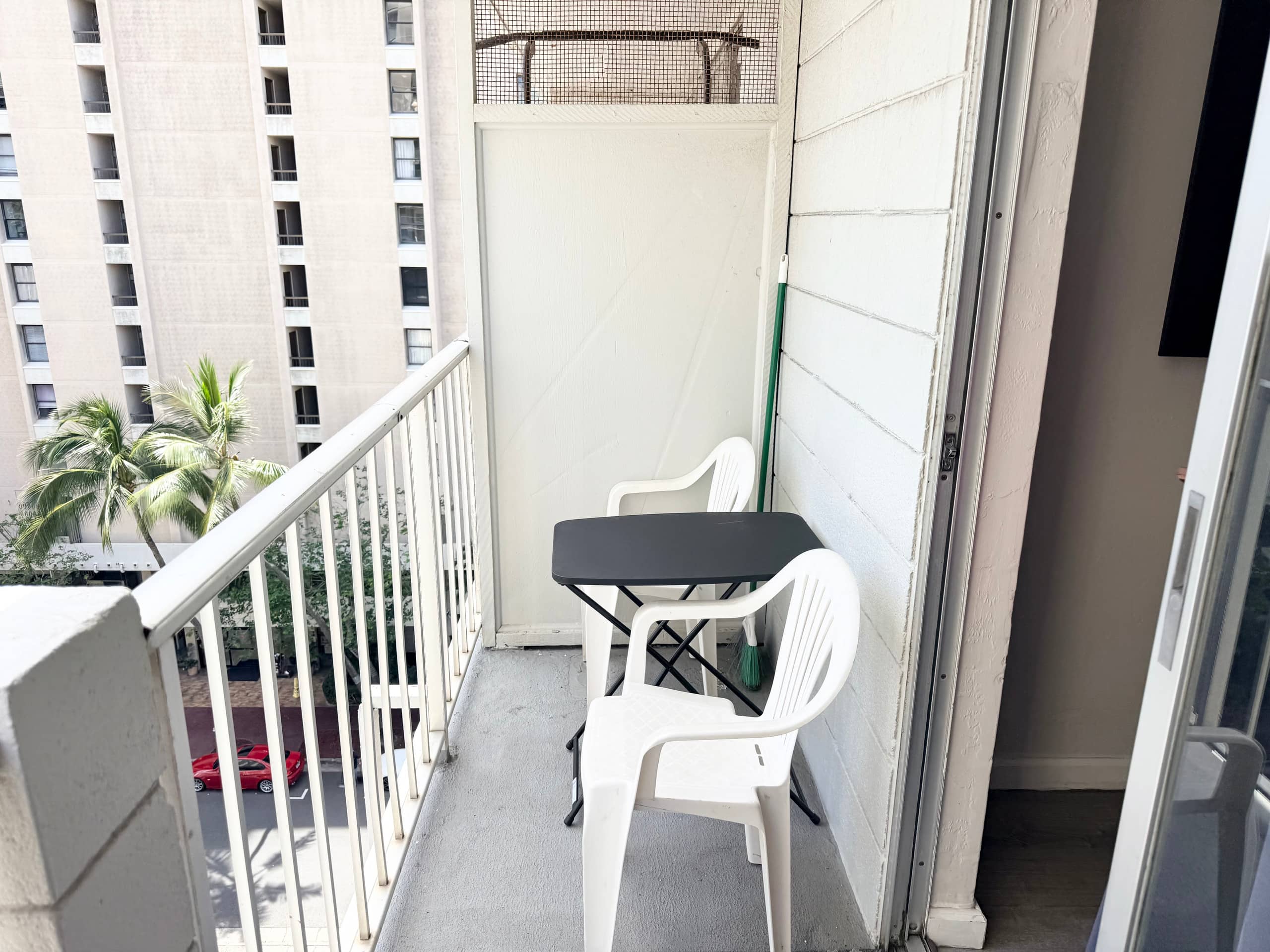 Condo in Honolulu · ★4.57 · Studio · 1 bed · 1 private bath - Image 25