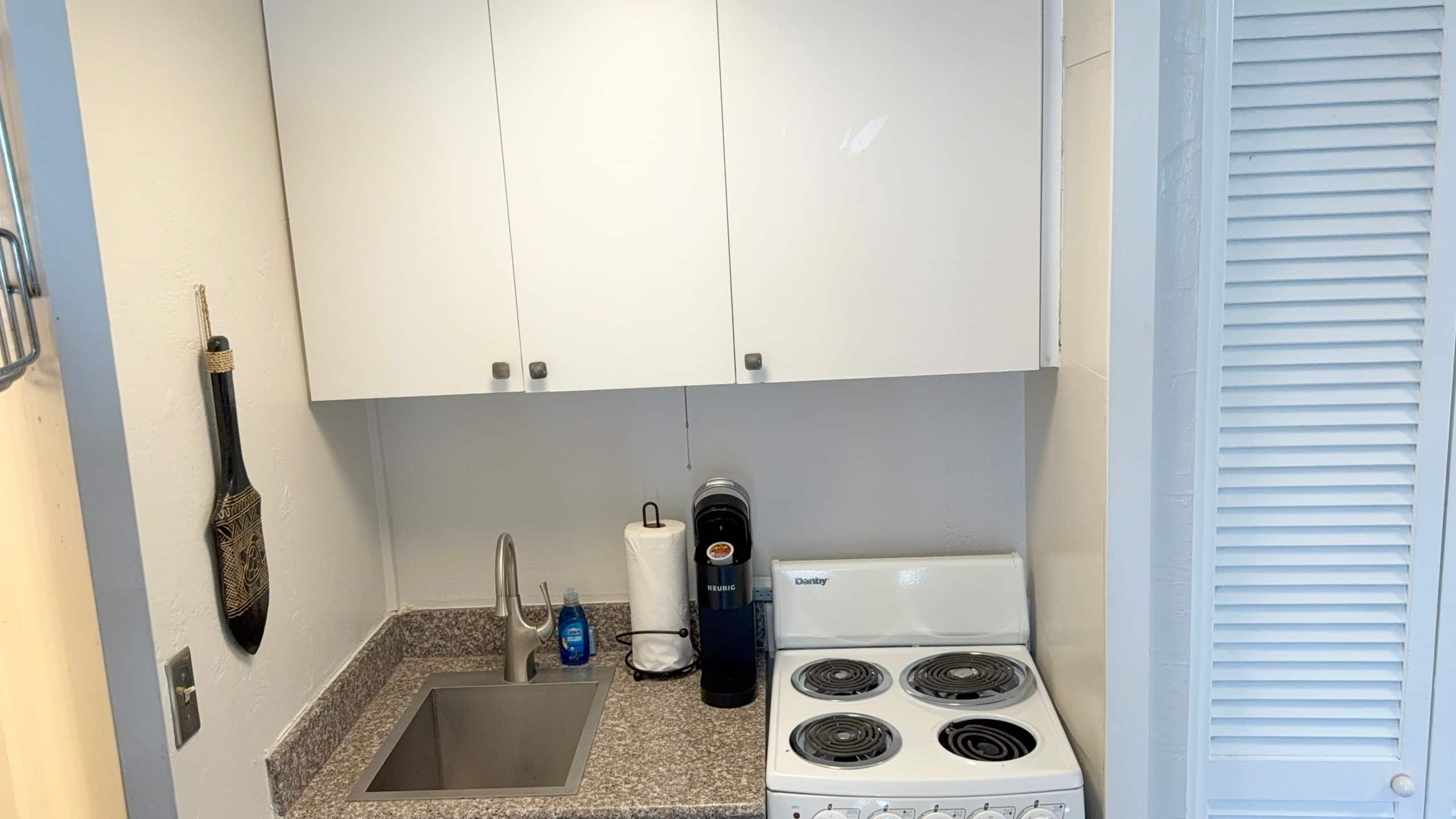 Condo in Honolulu · ★4.57 · Studio · 1 bed · 1 private bath - Image 16