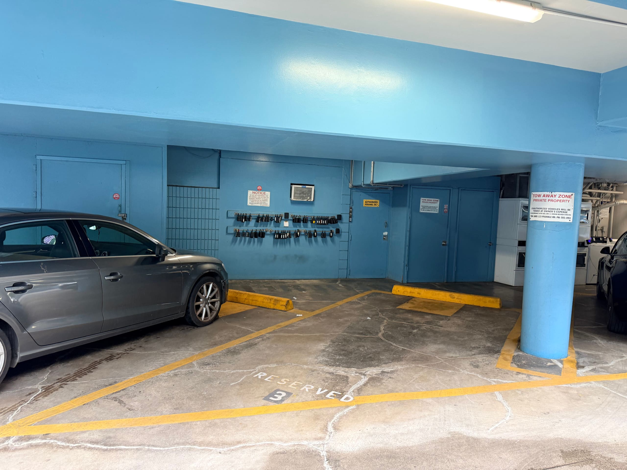 Condo in Honolulu · ★4.57 · Studio · 1 bed · 1 private bath - Image 33