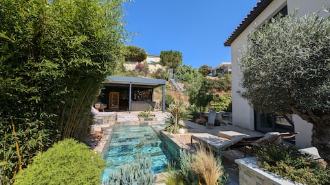 Romantic Getaway: Jacuzzi, Pool & Garden