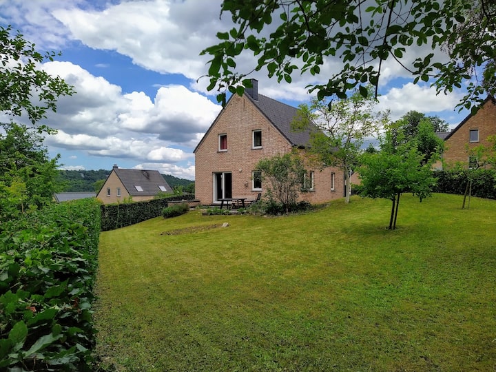 Vrijstaand Huis Aan Rand Van Het Centrum Van Spa - Stavelot