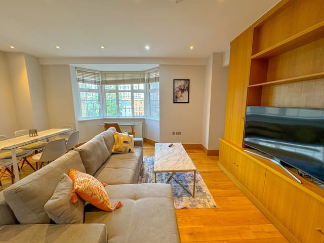 3 Bedrm near Hyde Park, Knightsbridge,Harrods gallery image 2