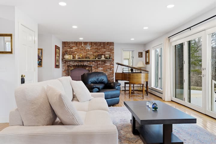 The Yarrow Cottage ~ Water View, Walking-trails - Kennebunk, ME