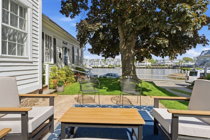 Historic Waterfront Home and Cottage