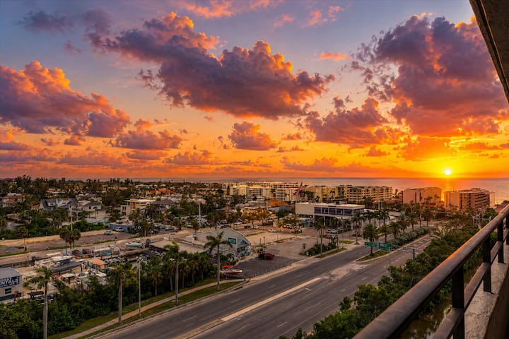 Anchorage Resort Top Floor 2 Bdrm Condo - Venice, FL