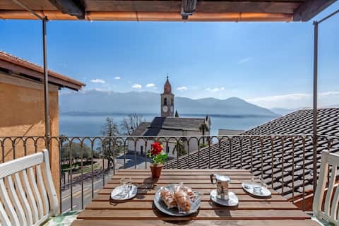 Red view apartment - by Happy Rentals