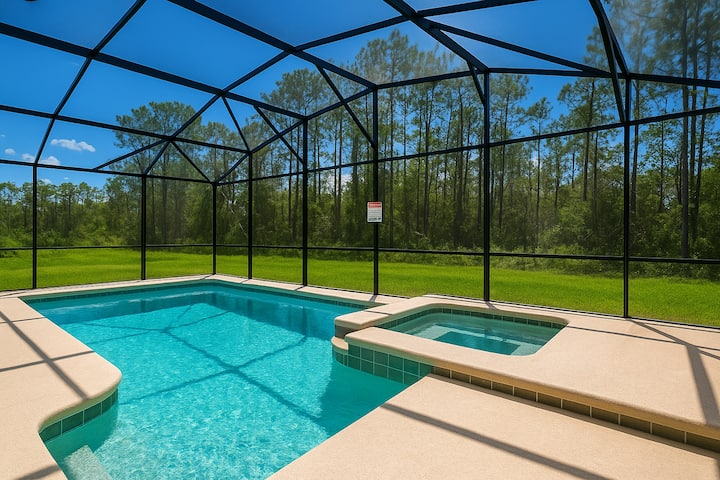 6 Bedroom/5 Bathrooms Paradise Palms