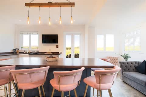 Northern Hideaways, Sunnyside