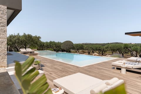 Carpos Villa, Minimal Design Living in Olive Grove