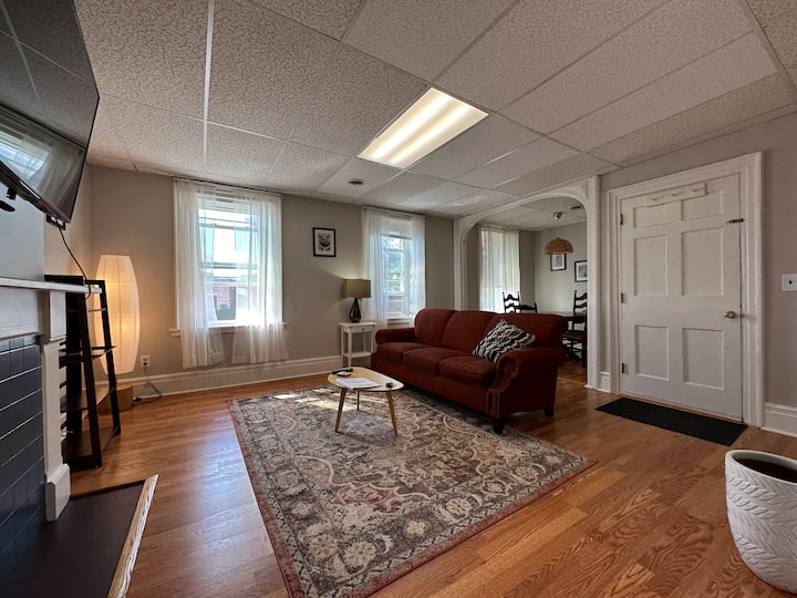 Third-floor Sunny Serenity: One Bedroom - Troy, NY