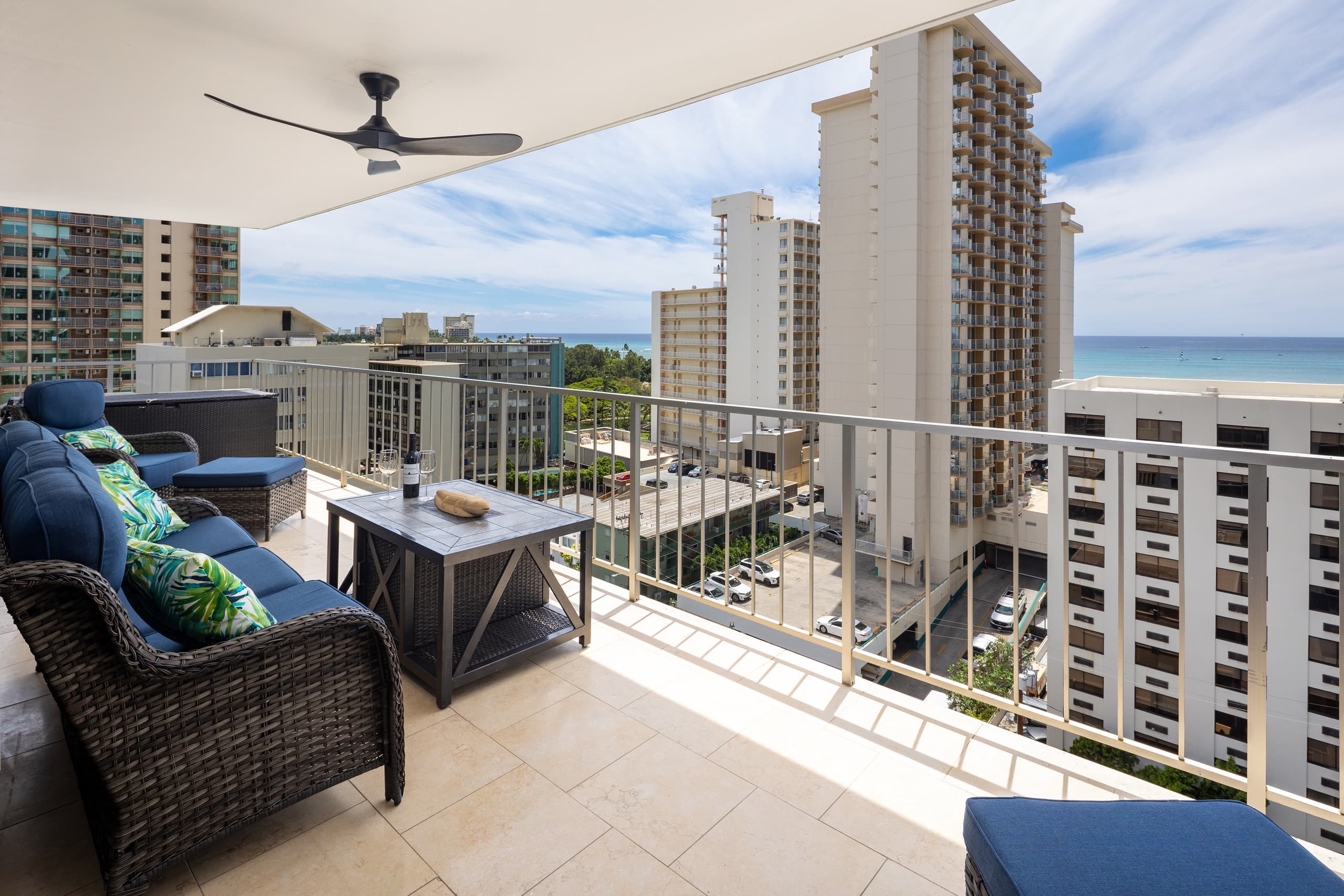 Condo in Honolulu · ★4.97 · 2 bedrooms · 3 beds · 2 private baths - Image 20