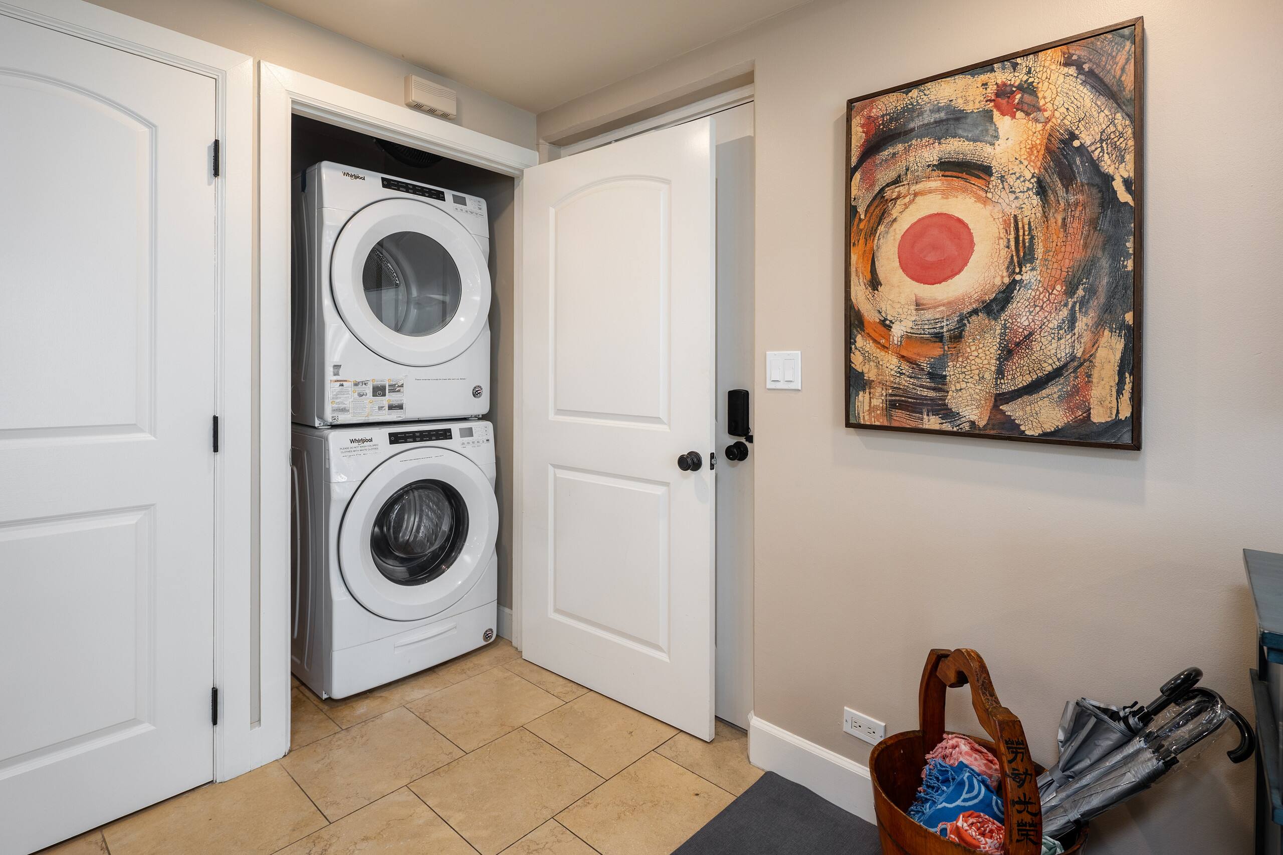 Condo in Honolulu · ★4.97 · 2 bedrooms · 3 beds · 2 private baths - Image 22