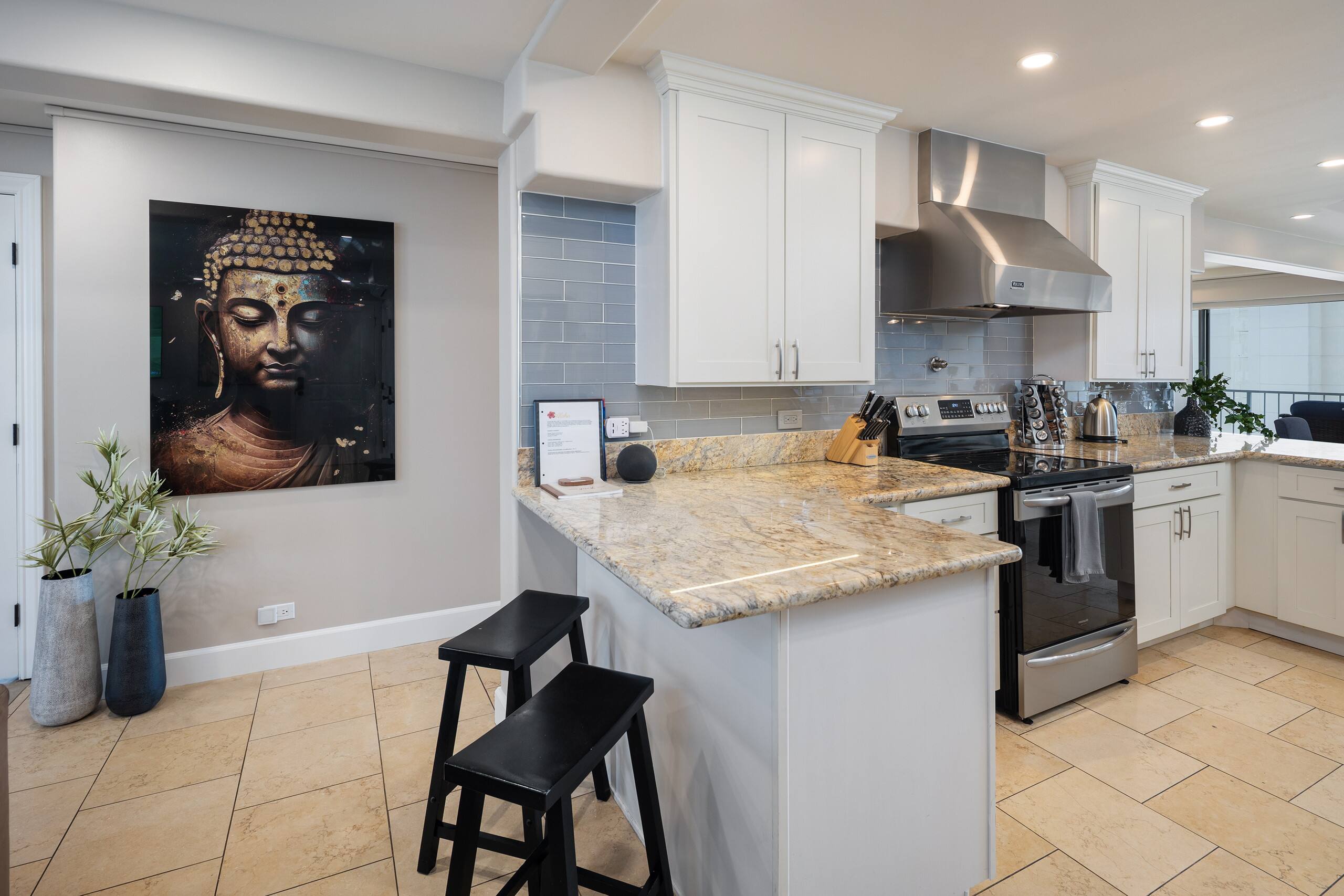 Condo in Honolulu · ★4.97 · 2 bedrooms · 3 beds · 2 private baths - Image 6