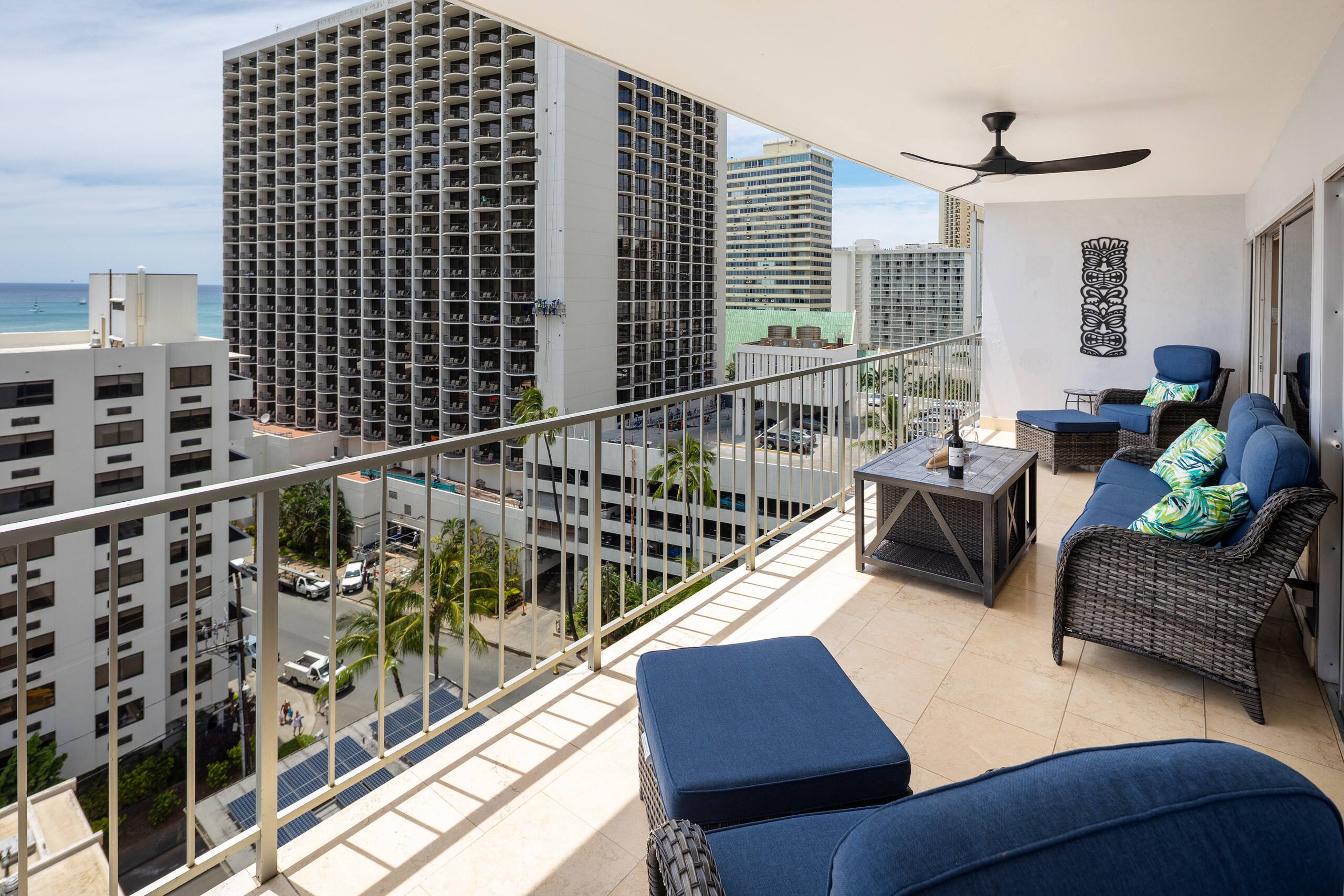 Condo in Honolulu · ★4.97 · 2 bedrooms · 3 beds · 2 private baths - Image 21