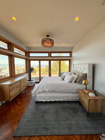 New Remodel! Water view, Deck, Seattle- Alki Beach gallery image 3