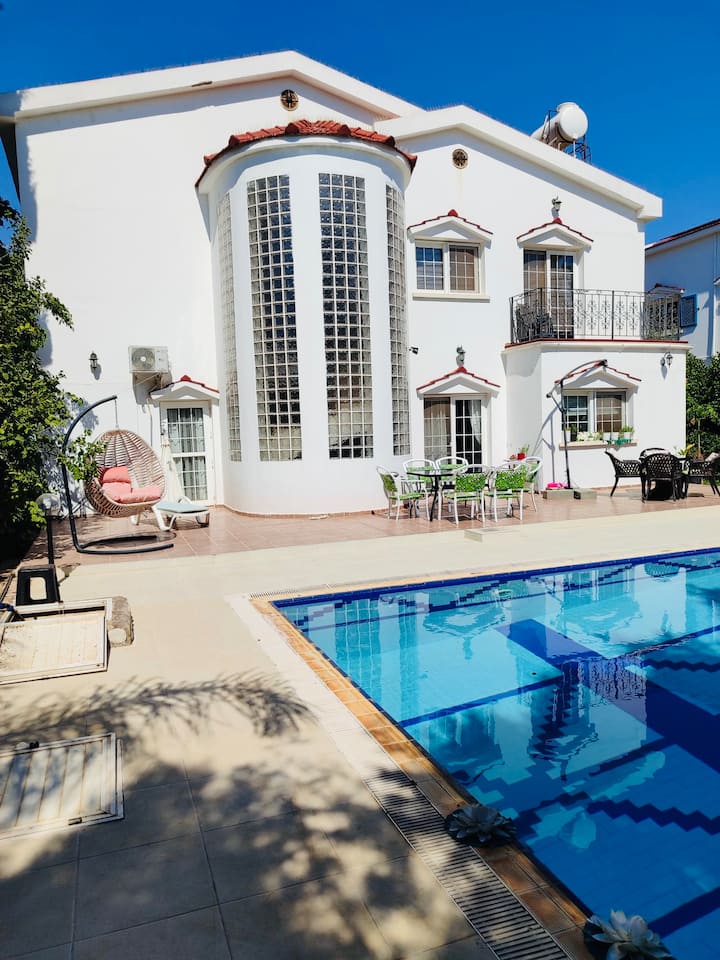 Spacious Town Villa-private Pool - Yeni İskele