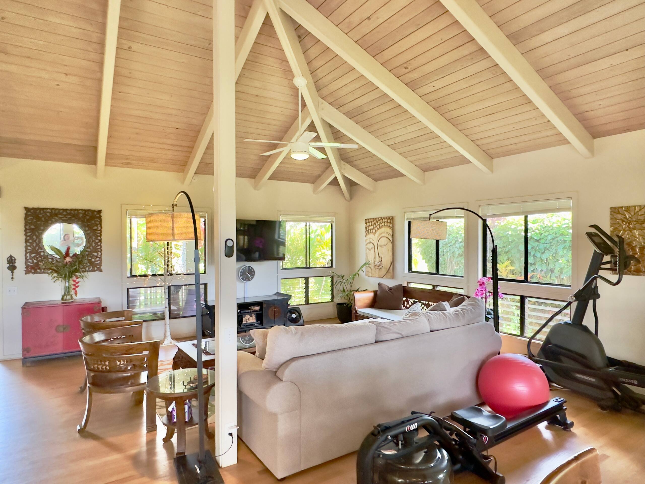Home in Princeville · ★5.0 · 4 bedrooms · 6 beds · 3.5 baths - Image 28
