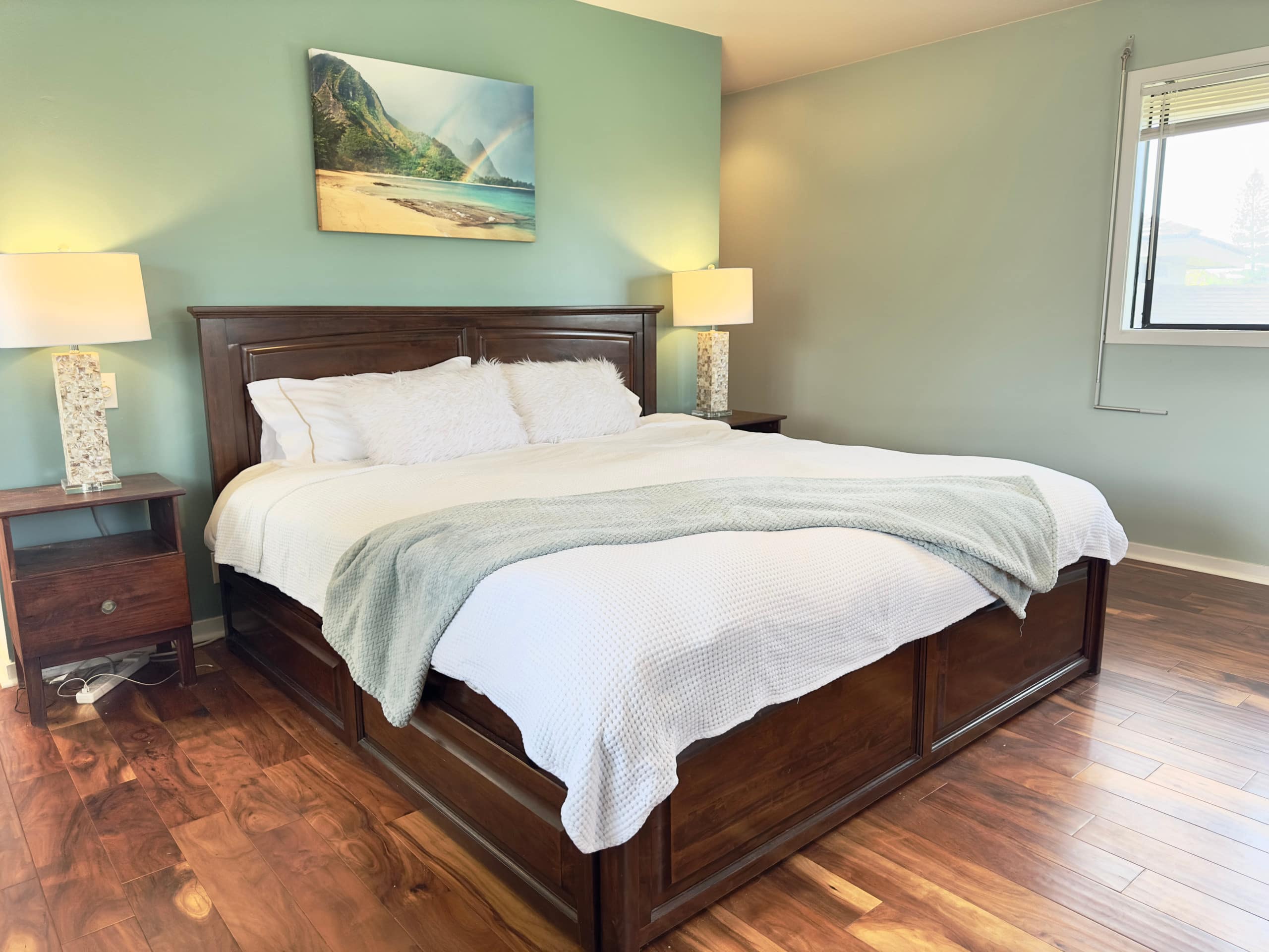 Home in Princeville · ★5.0 · 4 bedrooms · 6 beds · 3.5 baths - Image 9