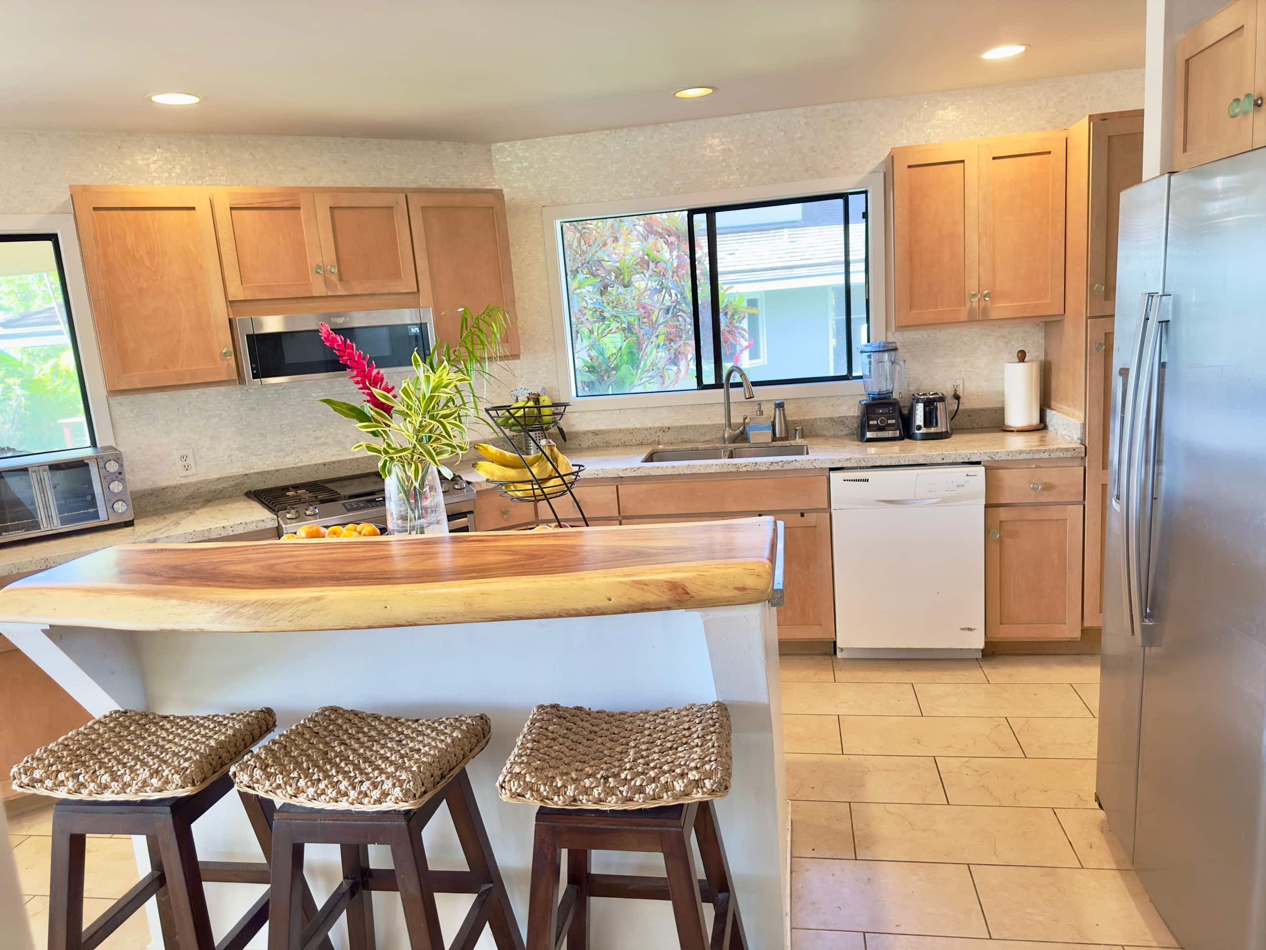 Home in Princeville · ★5.0 · 4 bedrooms · 6 beds · 3.5 baths - Image 5