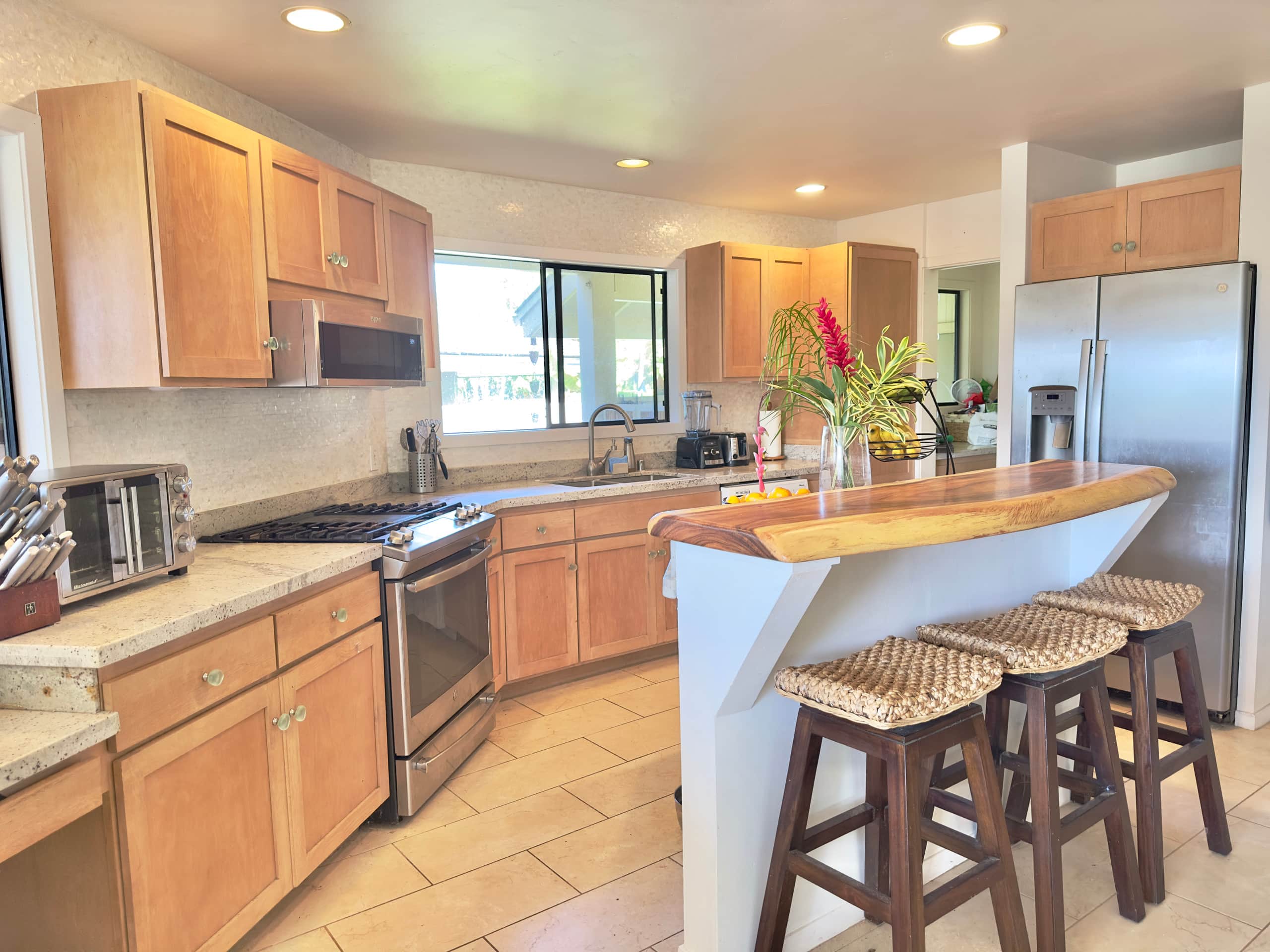 Home in Princeville · ★5.0 · 4 bedrooms · 6 beds · 3.5 baths - Image 4