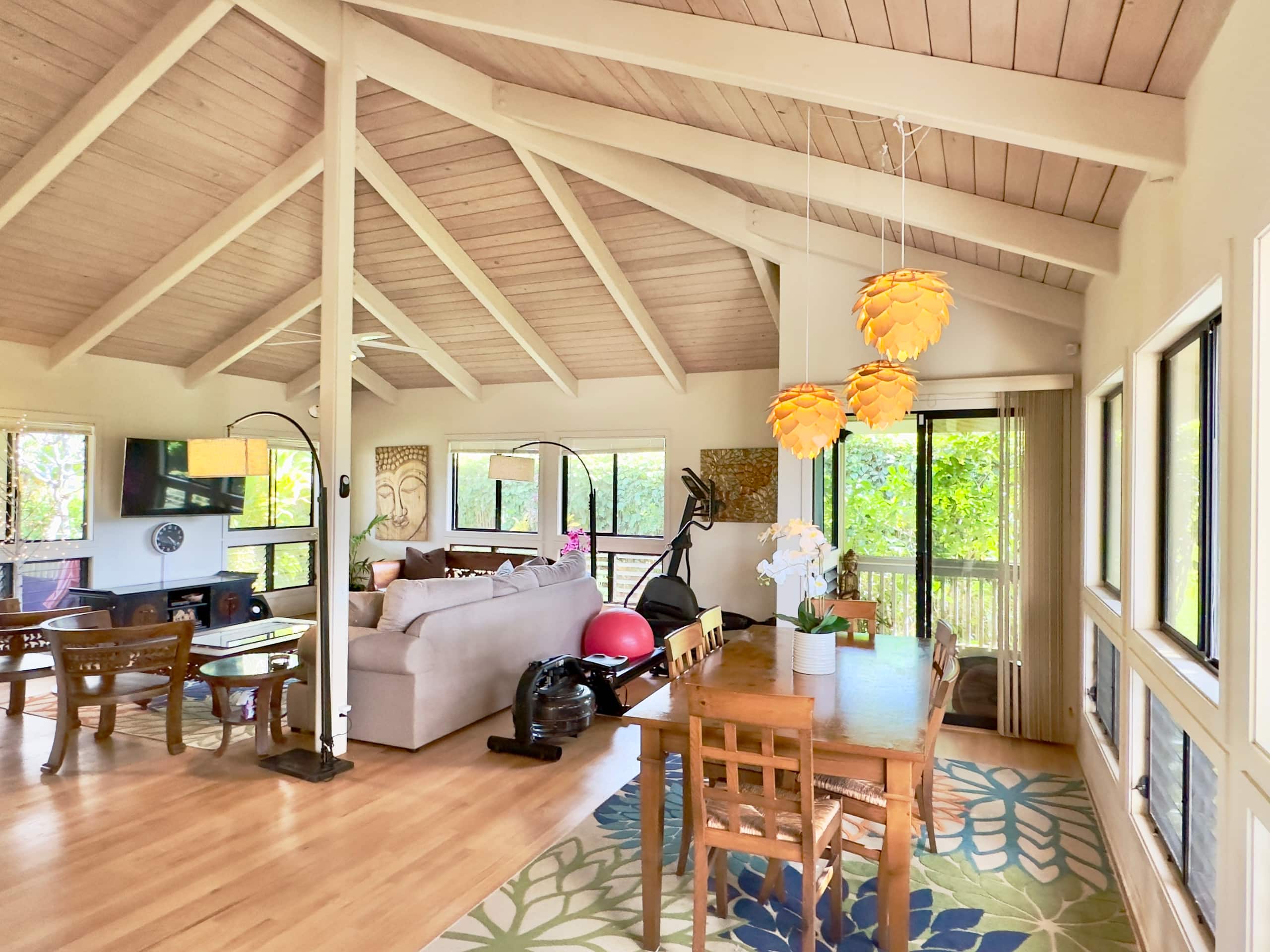 Home in Princeville · ★5.0 · 4 bedrooms · 6 beds · 3.5 baths - Image 7