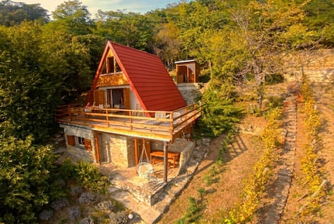 Kamonkő Panoráma Kuckó - Cabin with a View