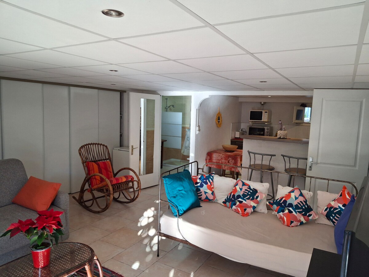 Propriété Airbnb réussie: Large studio in South Perpignan à Perpignan