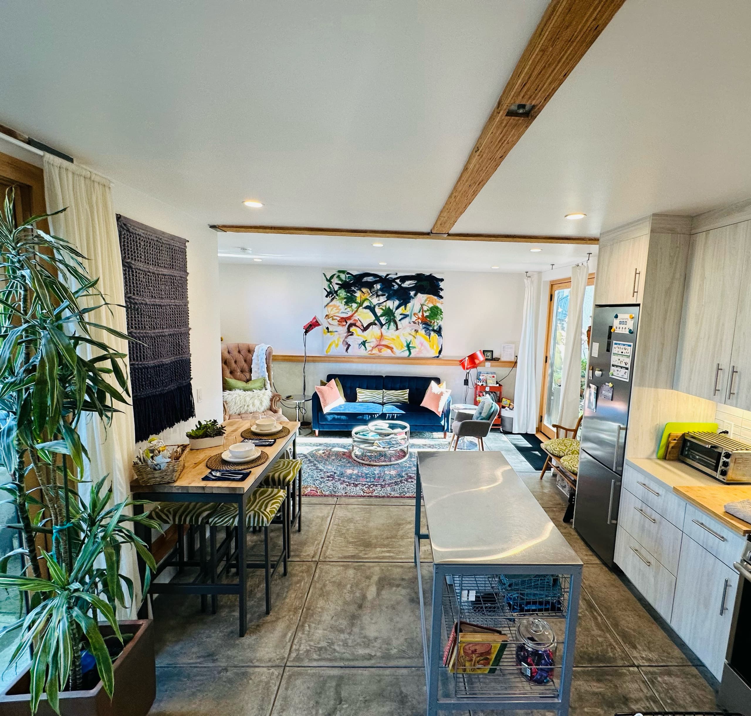 Entire one-bedroom apartment in the Cow House - Image 3