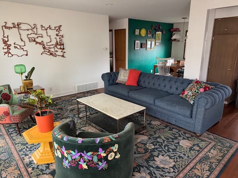 Welcome to Brookings! w/ saltwater hot tub