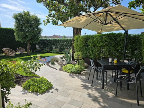 Casa Lola, apartment with garden