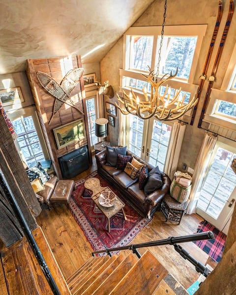 Epic Luxury Treehouse - next to Dog Mountain !