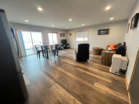Popular Airbnb listing: Suite View- 800sf + Lg deck with incredible view in Homer