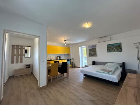 Popular Airbnb listing: Holiday Home Nikola in Grad Skradin